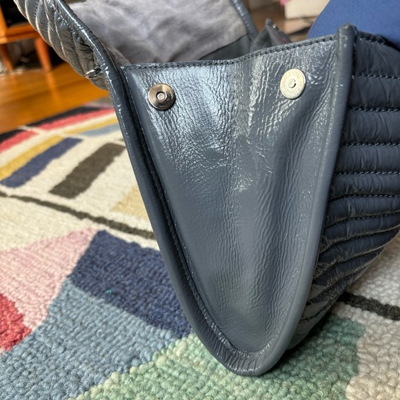 Cynthia Rowley Oversized Gray Puffy Quilted Patent Leather Clutch & Crossbody - Picture 10 of 16